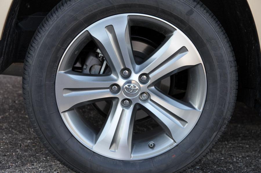  Toyota Highlander 2011 года  (фото 22 из 108)